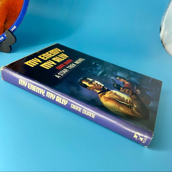 Vintage Star Trek Memorabilia Plate & Book Collectible - Picture 7 of 16